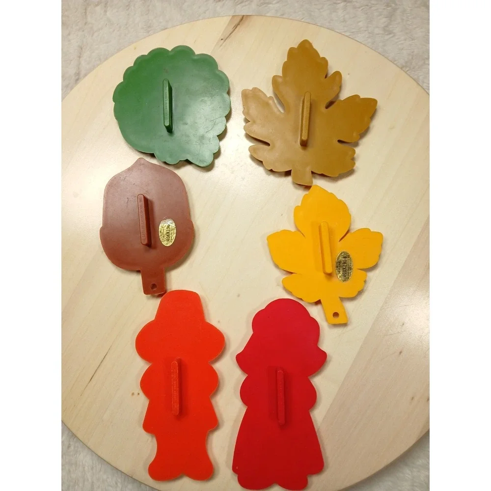 Vintage Hallmark Thanksgiving Fall Hard Plastic 1975 Cookie Cutters